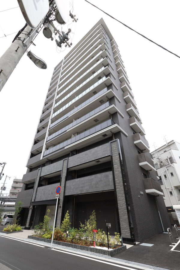 プレサンスロジェのえ駅前