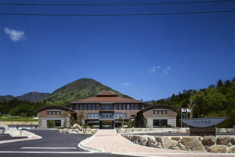石見町役場庁舎